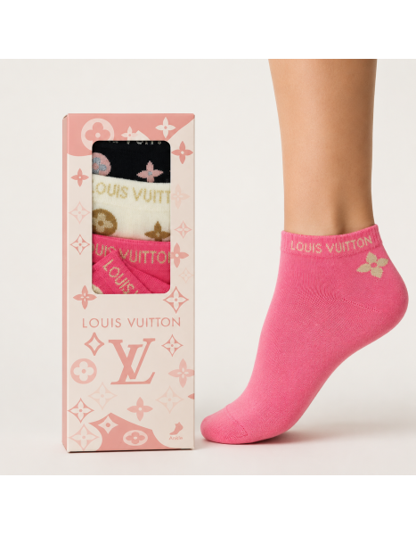 Louis Vuitton Kadın 6,lı Ankle Çorap Seti – Lüks Dokunuş ve Monogram Şıklığı Louis Vuitton Kadın 6,lı Ankle Çorap Seti – Lüks Dokunuş ve Monogram Şıklığı
